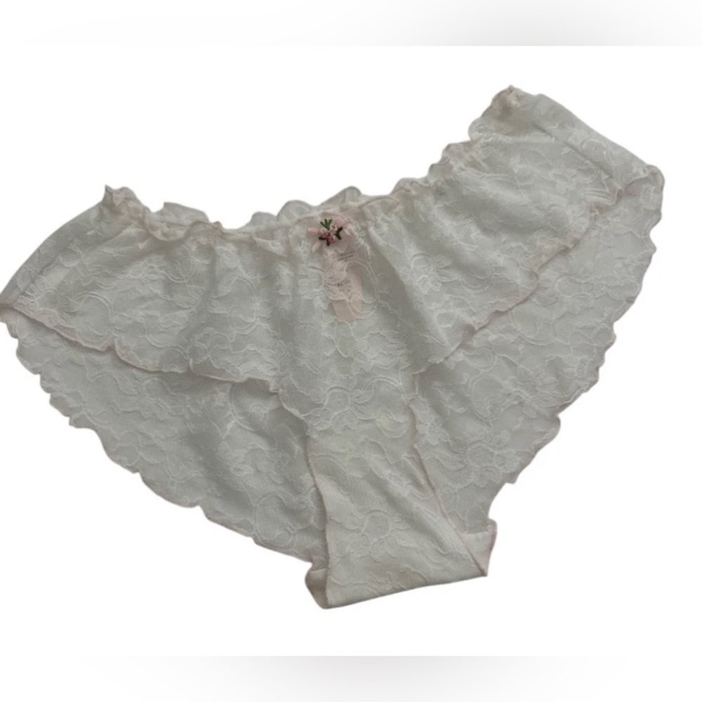 2005 Vintage Victoria’s Secret Lace Hiphugger Panty - White